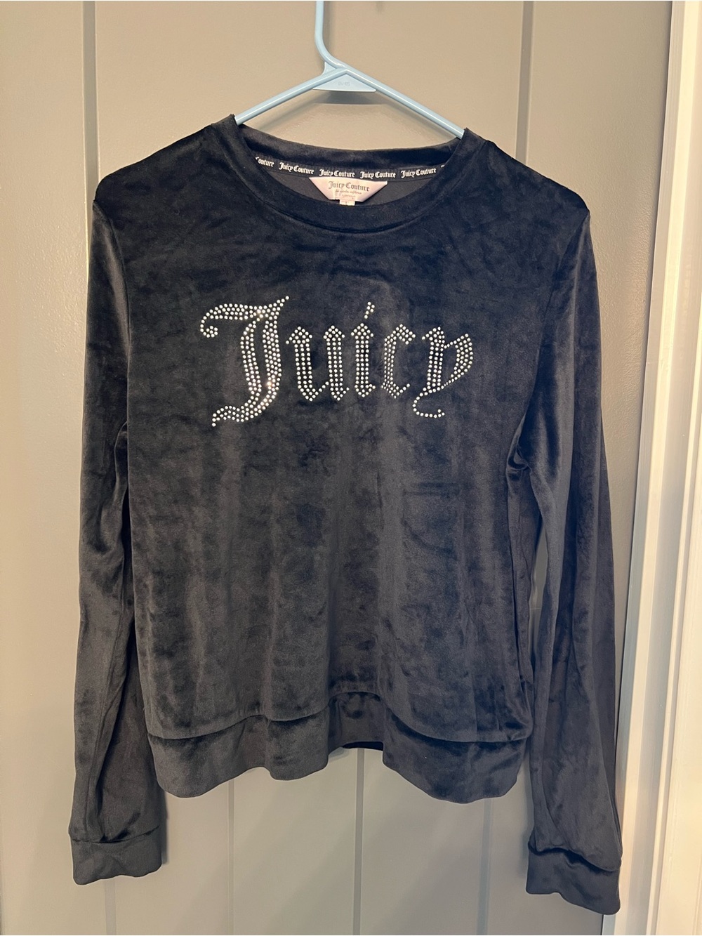 Juicy Couture Black Rhinestone Logo Velour Crewneck size large sleepwear